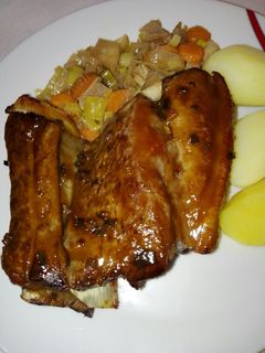 Una foto de Costillas a baja temperatura laqueadas en salsa de cerveza