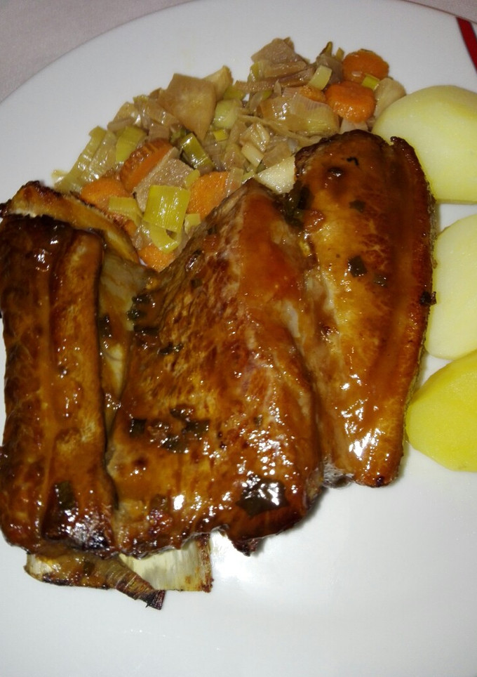 Una foto de Costillas a baja temperatura laqueadas en salsa de cerveza