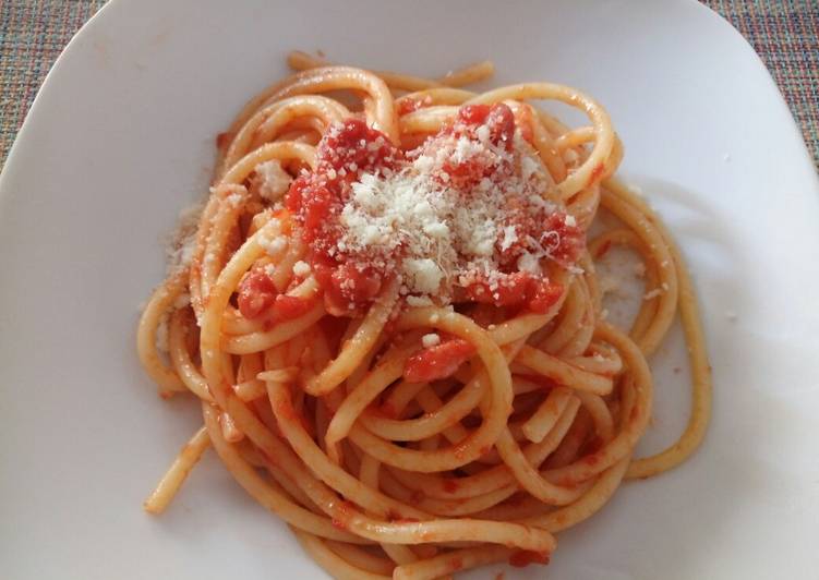 Easiest Way to Prepare Quick Bucatini all&#39;amatriciana