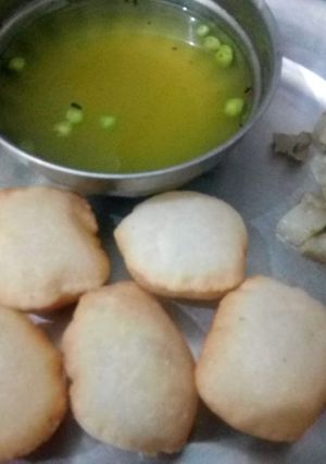 सूजी गोलगप्पे (Suji GolGappe recipe in Hindi) रेसिपी मुख्य फोटो