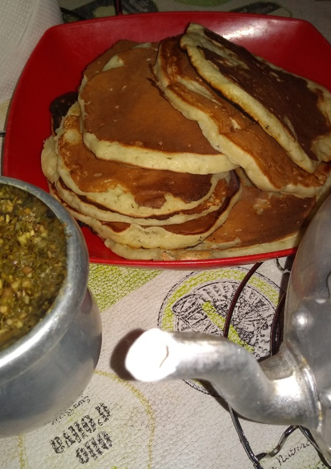 Una foto de Hot cakes de manzana rallada