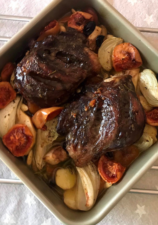 Una foto de Carrillera de Ternera al Horno con frutos secos