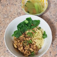 A picture of Mie Ayam Jamur (Indonesian ramen).