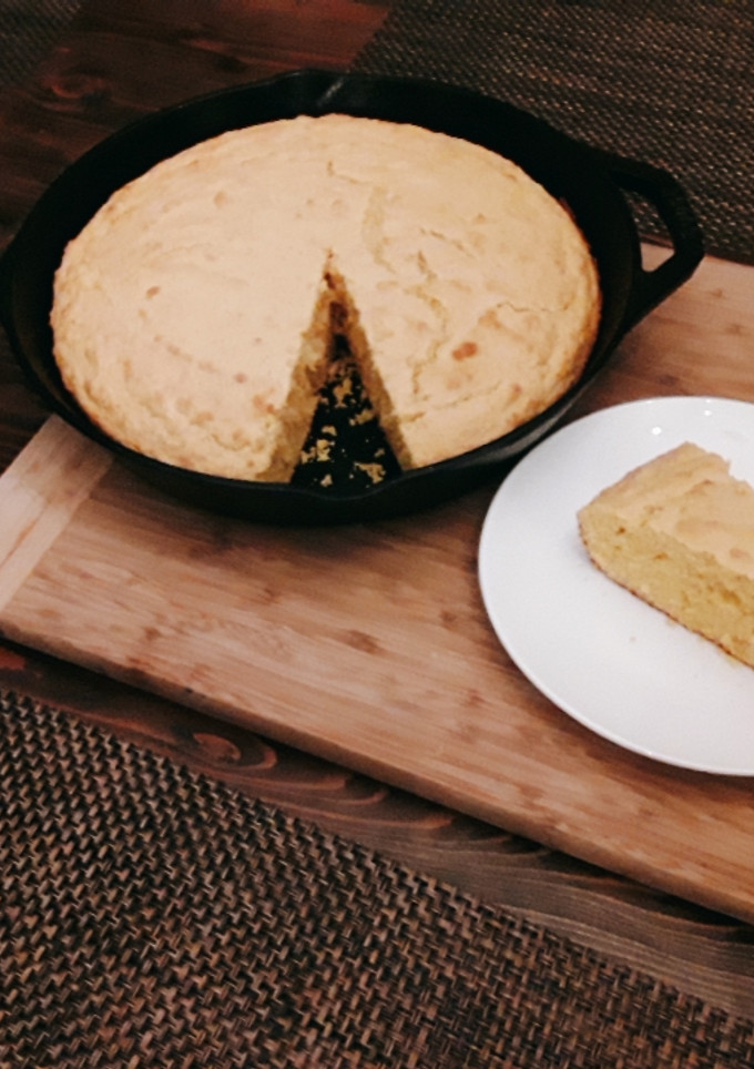 A picture of Sugar and Spice Buttermilk cornbread.
