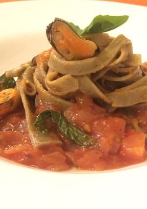 Una foto de Fetuccini con salsa de choritos