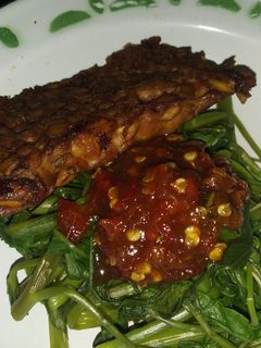 Foto resep Rujak kangkung feat tempe bacem
