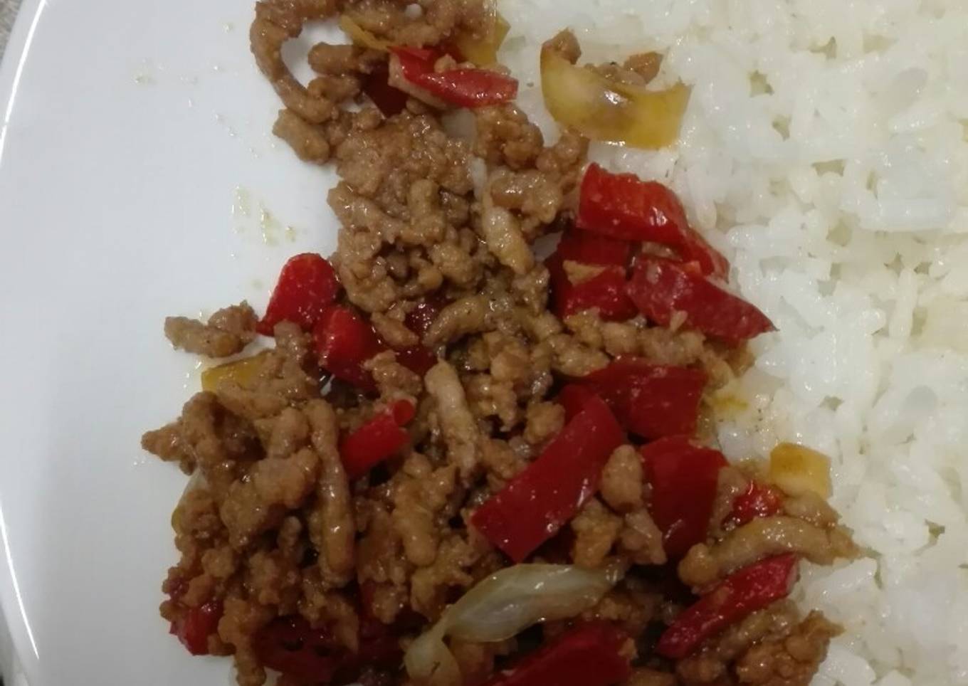 Carne picada picante salteada