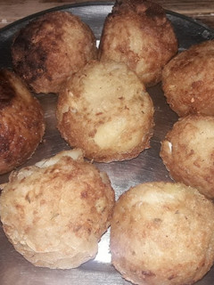 Una foto de Croquetas de arroz y papas