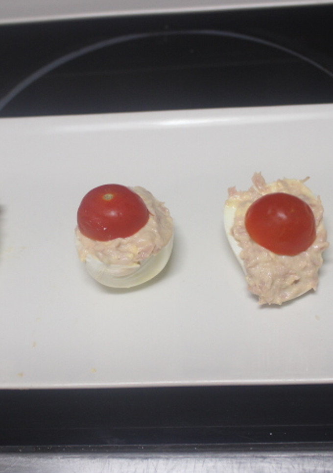 Una foto de Huevos rellenos de atún