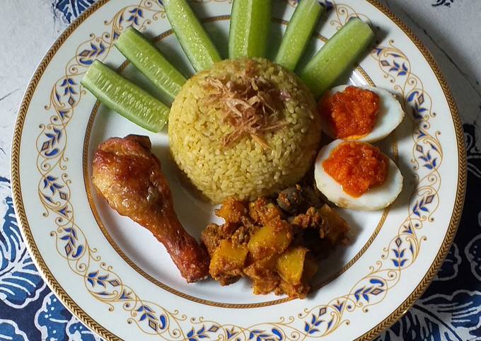 Nasi Kuning Rice Cooker💛