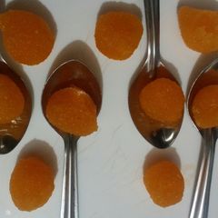 A picture of Moong Dal rasgulle.