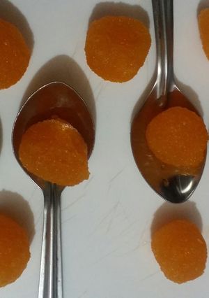 A picture of Moong Dal rasgulle.