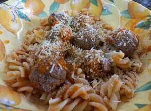 Una foto de Fusilli con bolas de carne