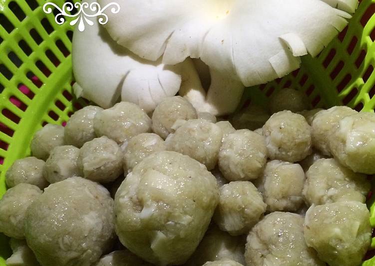  Resep  Bakso  Jamur  Tiram  oleh Almy R Furi Cookpad