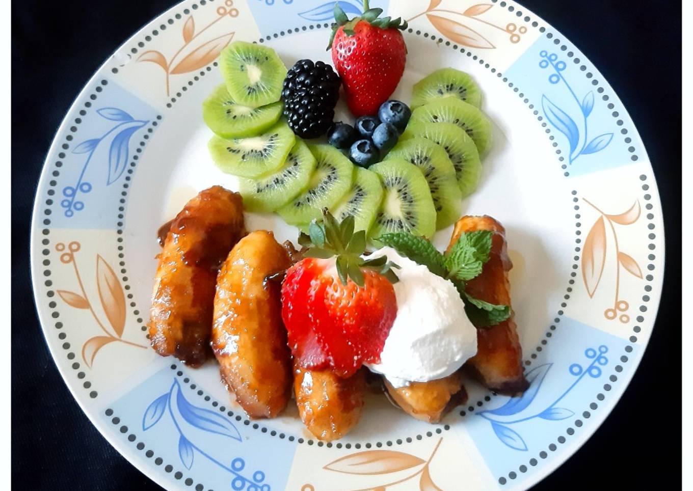 Caramelized Banana with Berries, Kiwi and Sour Cream