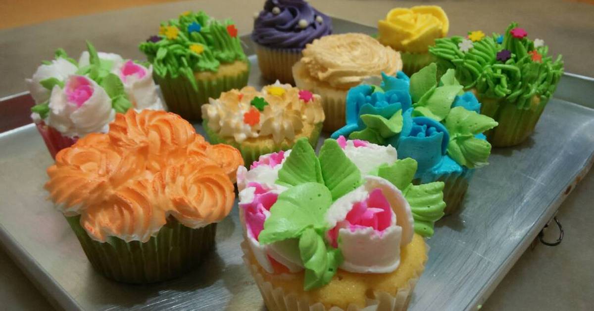 Resep Vanilla cupcakes (joy of baking recipe) oleh falen ann Cookpad