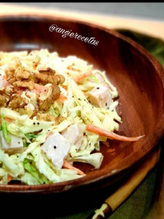 Una foto de Ensalada de repollo con salsa de yogur