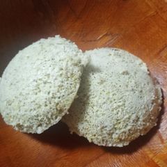 A picture of Kondaikadalai idli.