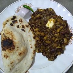 A picture of Dal makhni.