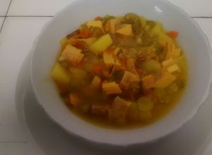 Una foto de Rila con verduras