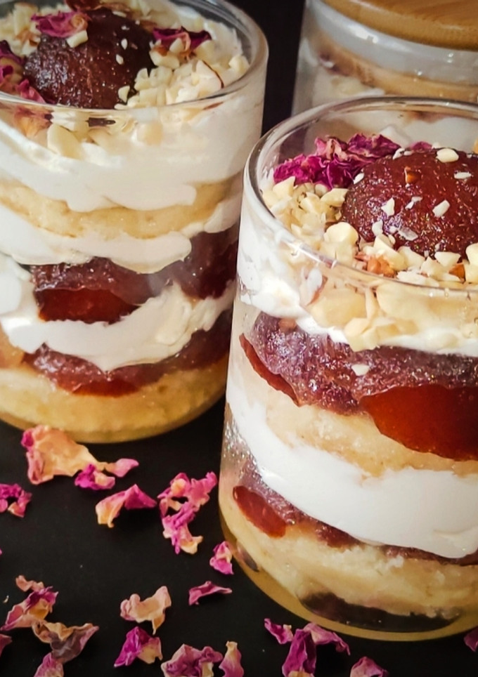 லெப்ட் ஓவர் ஜார் கேக்(Leftover jar cake recipe in tamil) செய்முறை முக்கிய புகைப்படம்