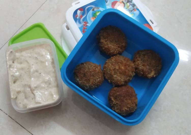 Simple Way to Prepare Perfect Chhole tikki with curd sauce