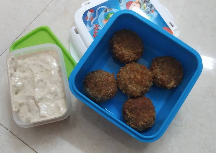 Step-by-Step Guide to Prepare Quick Chhole tikki with curd sauce