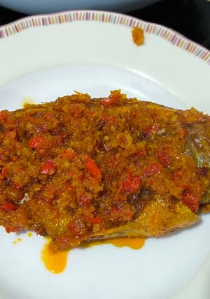 Foto resep Ikan Nila Goreng Dengan Tumisan Cabe