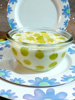 લીલી દ્રાક્ષ નુ રાયતુ (Green Grapes Raita Recipe In Gujarati) રેસીપી મુખ્ય ફોટો