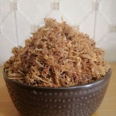A picture of Fried Shredded Chicken (Dambun Kaza) 🍗.