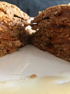 Una foto de Pancakes rellenos de arequipe