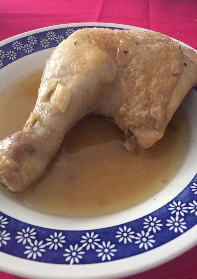 Una foto de Pollo en su jugo