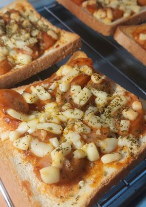 Foto resep Ide Bekal Easy Peasy: Pizza Roti Tawar