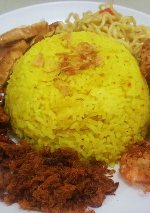 Foto resep Nasi Kuning Magic Com Praktis
