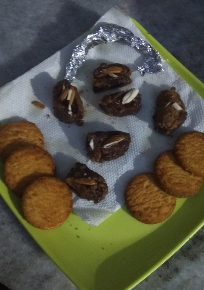 नट्टी चॉकलेट बाइटस (nutty chocolate bites recipe in HIndi) रेसिपी मुख्य फोटो