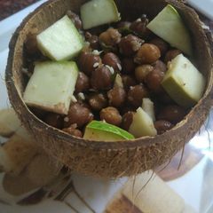 A picture of Raw mango chickpea salad.