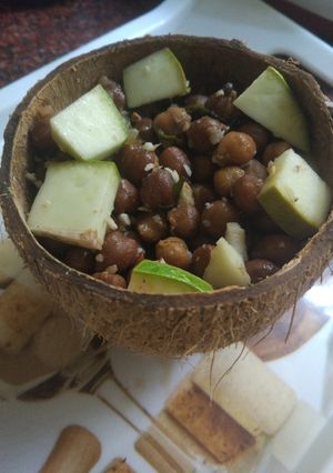 A picture of Raw mango chickpea salad.