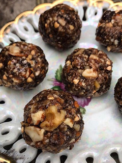 Una foto de Trufas crudiveganas de frutos secos