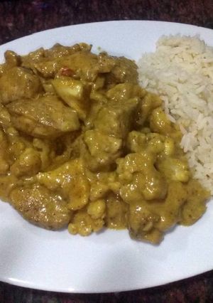 A picture of Chicken Curry with Rice.