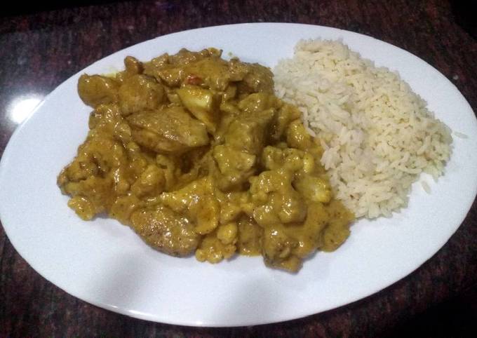 Simple Way to Prepare Perfect Chicken Curry with Rice