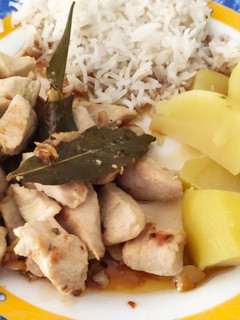 Una foto de Pollo al ajillo