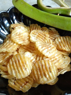 केले के चिप्स (kele ke chips recipe in hindi) रेसिपी मुख्य फोटो