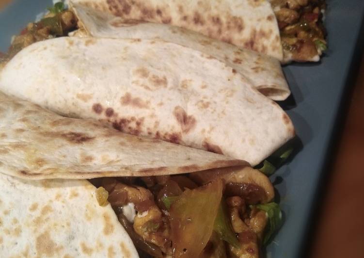 Fajitas de pollo y pimientos