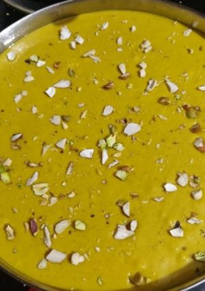 बेसन बर्फी (besan barfi recipe in Hindi) रेसिपी मुख्य फोटो