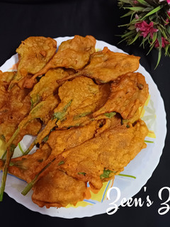 A picture of Crisp Spinach Leaf Fritters.