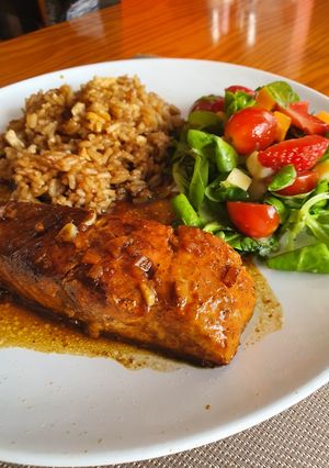 Una foto de Salmón en salsa de soja