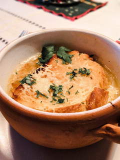 Una foto de Sopa de cebolla con queso emmental