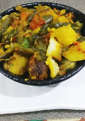 A picture of Aalu bagan ki sabji.