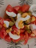 Tomate partido con berenjenas y huevo