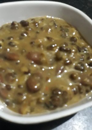 A picture of Punjab special Dal makhani.